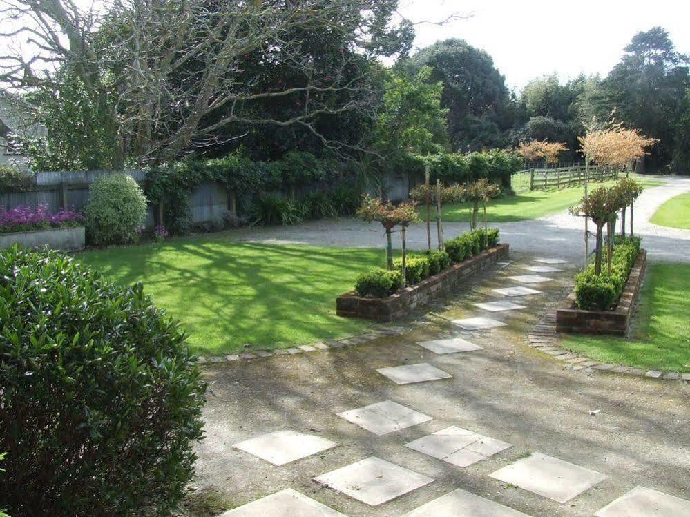 Tairoa Lodge & Cottage Hawera Exterior photo